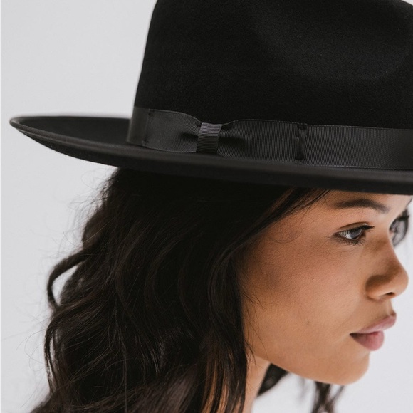 Black Wide-Brim Fedora Hat - Picture 3 of 9